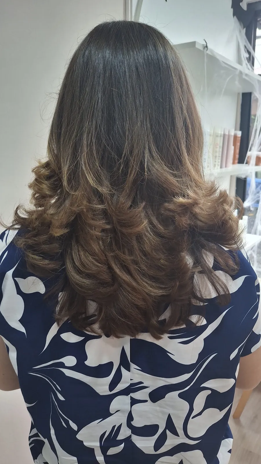 Cabello con ondas suaves trabajado en Almívar